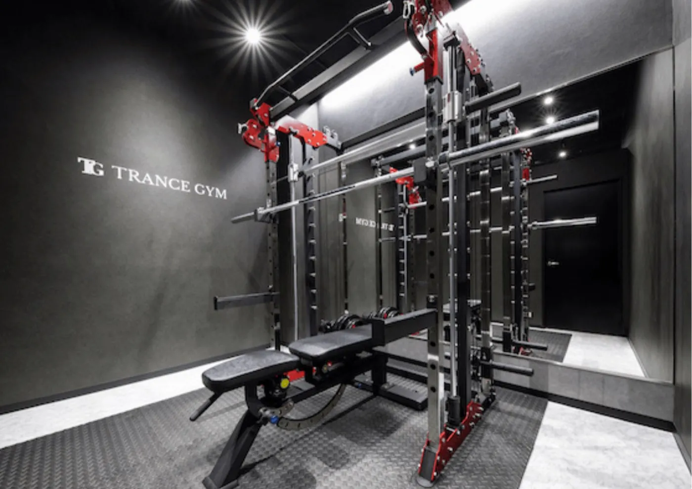 TRANCE GYM 見附店のトレーニングエリア